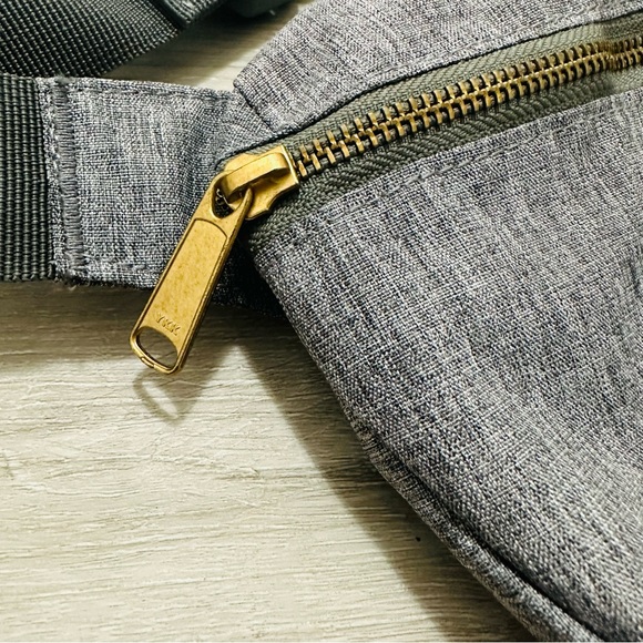 HERSCHEL LIGHT FIFTEEN FANNY/BELT BAG - Picture 5 of 9